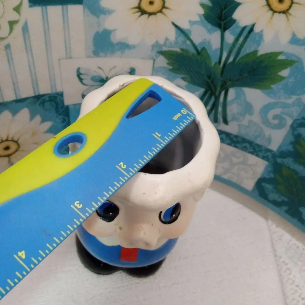 Unbranded novelty cartoonish